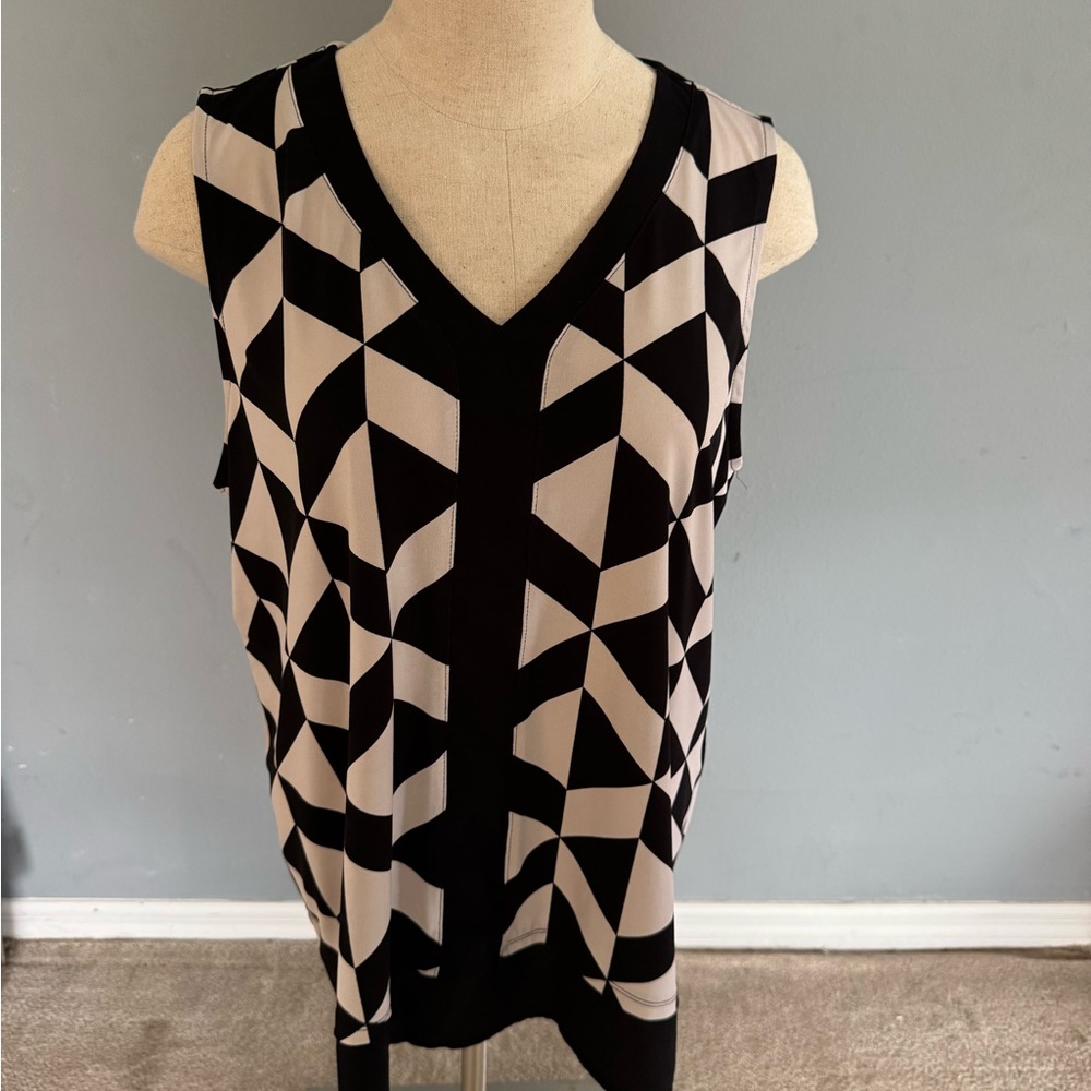 Chico's EasyWear Black and White Geometric Blouse